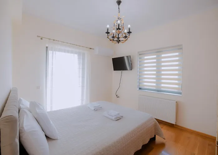 βίλλα πηνελόπη με πισίνα σε ιδιωτικό λόφο με θέα Villa *