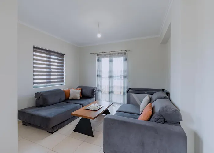 Villa βίλλα πηνελόπη με πισίνα σε ιδιωτικό λόφο με θέα *