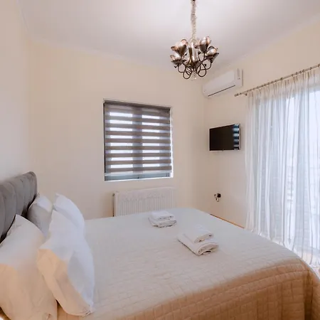 βίλλα πηνελόπη με πισίνα σε ιδιωτικό λόφο με θέα * Nauplia