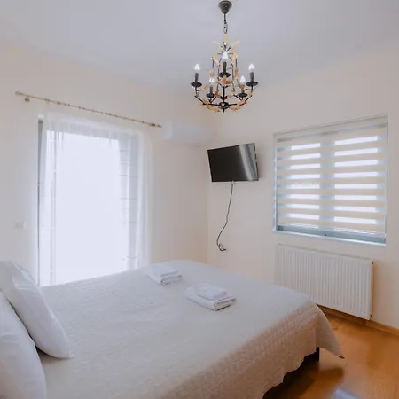 βίλλα πηνελόπη με πισίνα σε ιδιωτικό λόφο με θέα Villa *