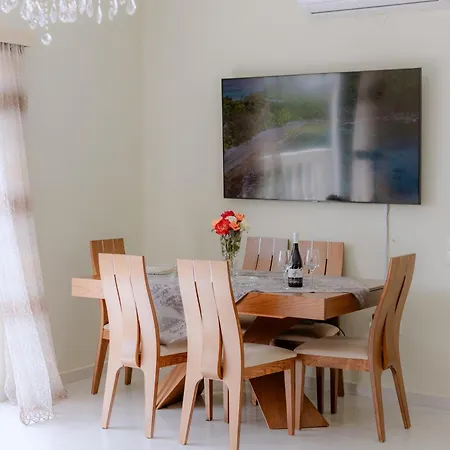 βίλλα πηνελόπη με πισίνα σε ιδιωτικό λόφο με θέα Villa *