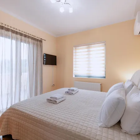 βίλλα πηνελόπη με πισίνα σε ιδιωτικό λόφο με θέα Villa Nafplio