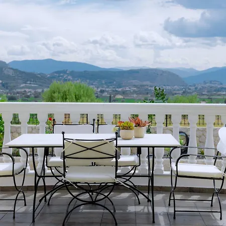 βίλλα πηνελόπη με πισίνα σε ιδιωτικό λόφο με θέα Βίλα *