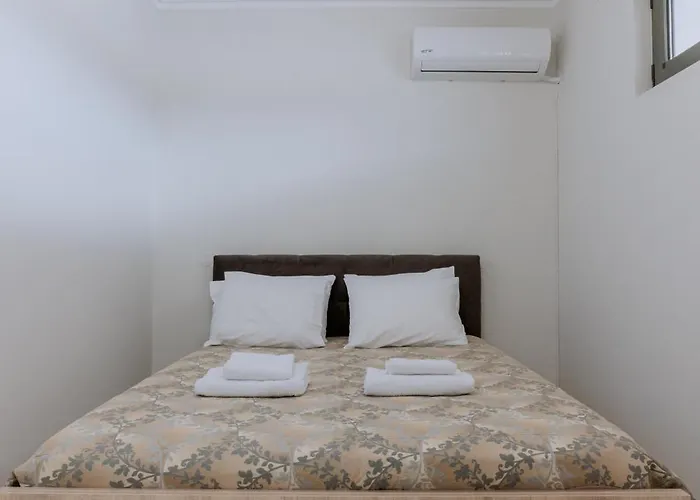 βίλλα πηνελόπη με πισίνα σε ιδιωτικό λόφο με θέα Ναύπλιο